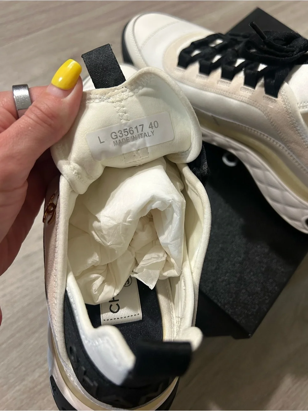 Womens CHANEL white ivory black Velvet Calfskin sneakers gold logo size 40 US 10